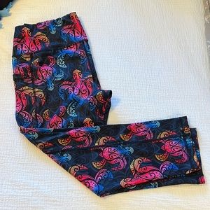 Constantly Varied Gear turtle shell yeah capri leggings